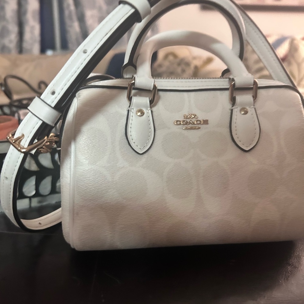 Coach White Crossbody Bag with Signature Craftsmanship